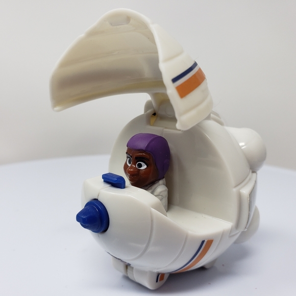 Alisha Piloting 2022 McDonald's  Happy Meal Toy - Picture 12 of 17